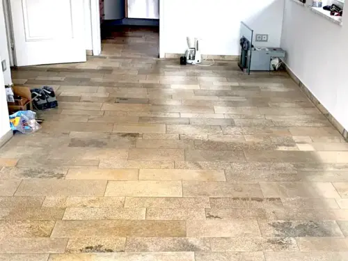 Solnhofener bruchrau Grundreinigung vorher