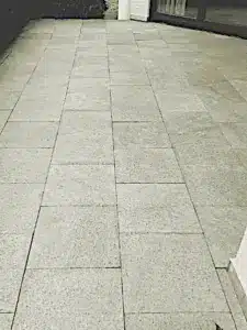 Granit (China) gelb Grundreinigung mit SteinDino Sauro und SteinDino Baso