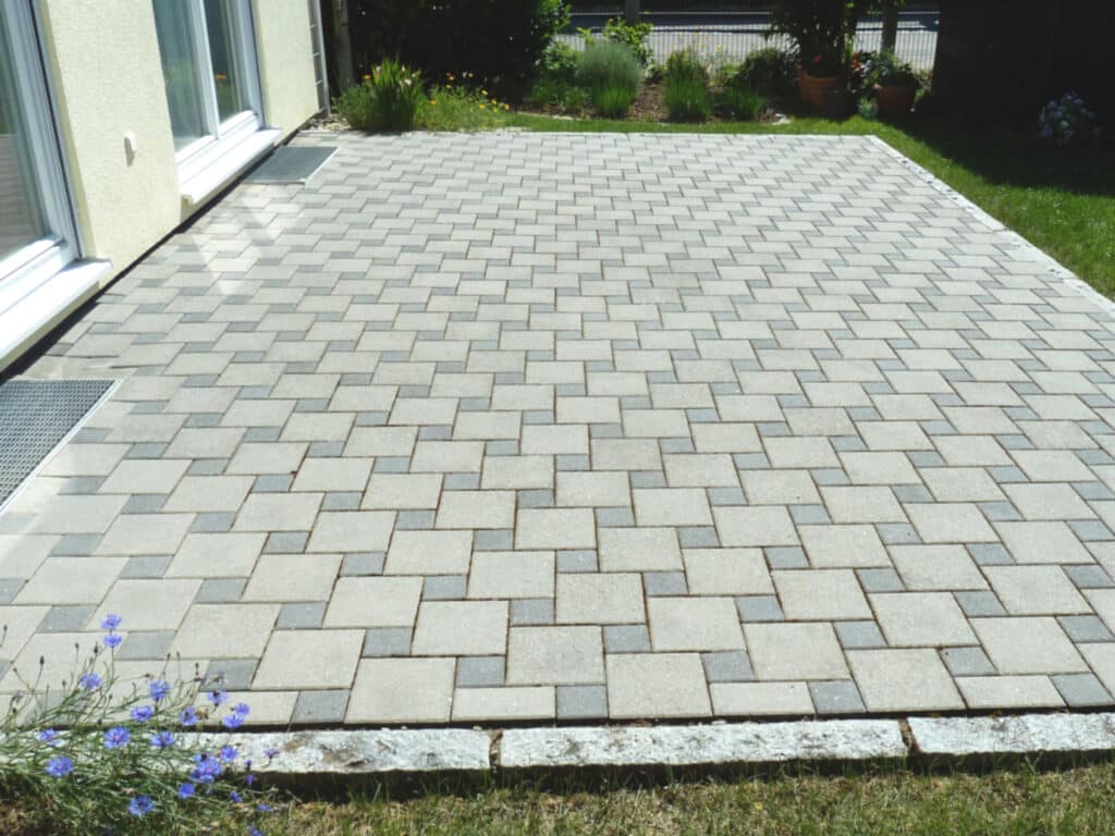 Betonpflaster Grundreinigung