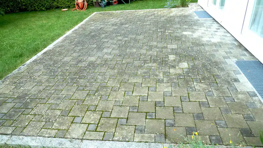 Betonpflaster Grundreinigung