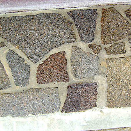 Polygonalplatten aus Porhyr mit steindino.de gereinigt